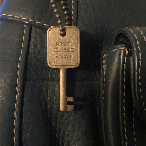 Classic Fossil Handbag - Picture 6 of 7